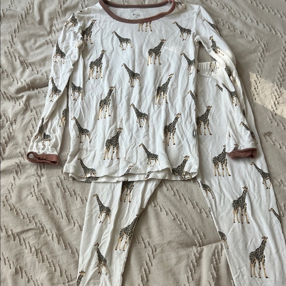 Kyte BABY Giraffe Print Pajama Set - Cream and Brown - Picture 1 of 4